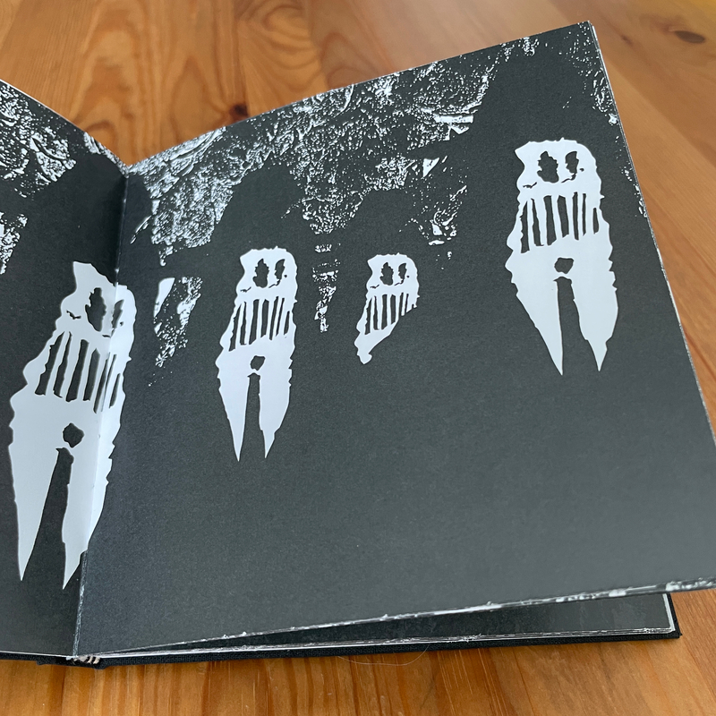 cendrier
livre relié à la main
publié en 2024